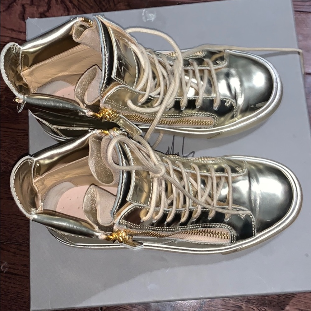 Great condition, gold Giuseppe Zanotti sneakers
